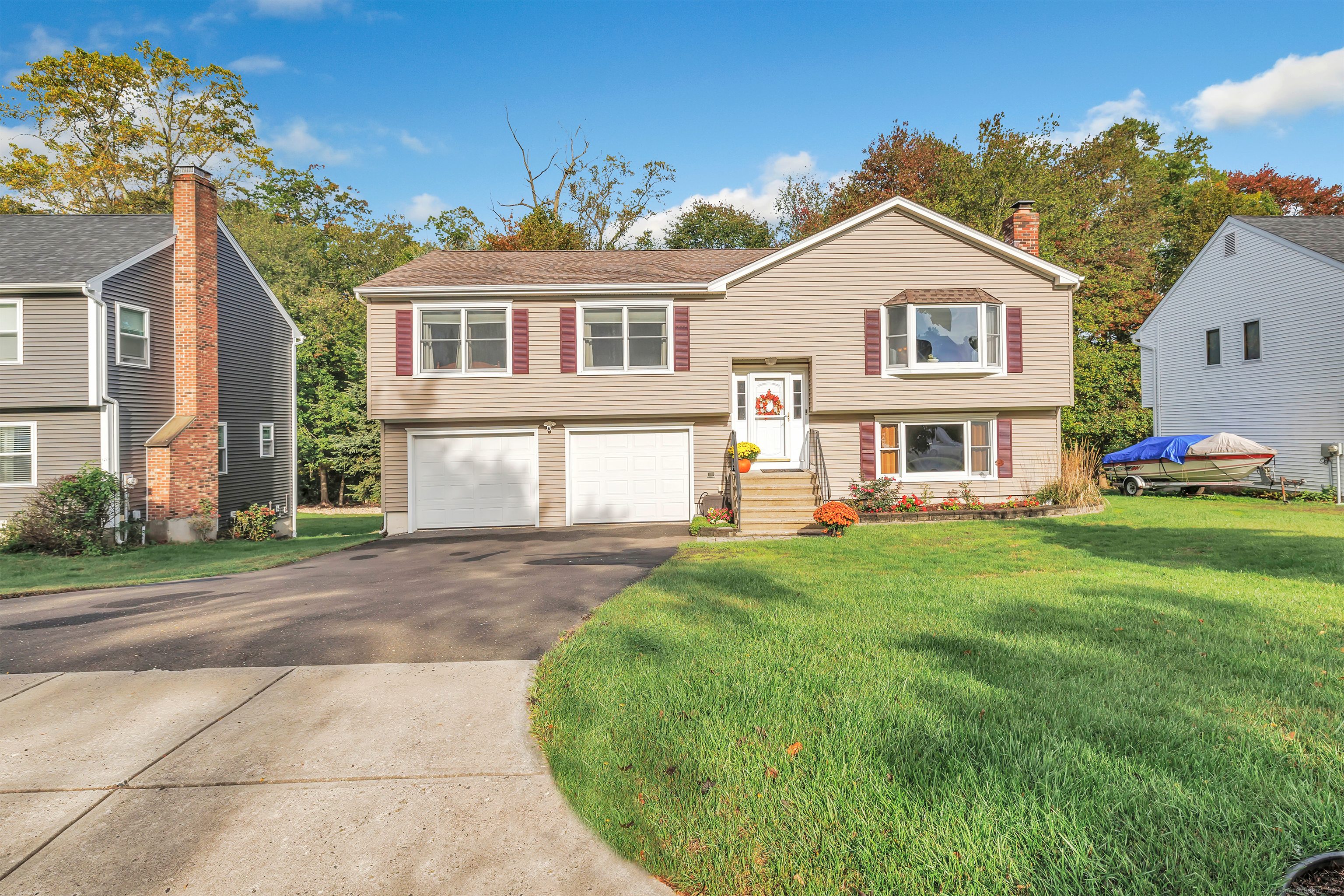 Andover Dr, Milford, CT 06460