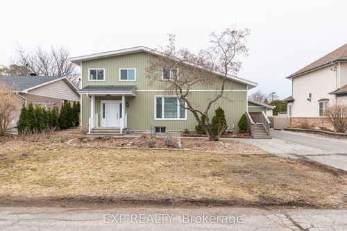 1592 Apeldoorn Avenue, Mooneys Bay - Carleton Heights and Area, ON, K2C1V5 | Card Image