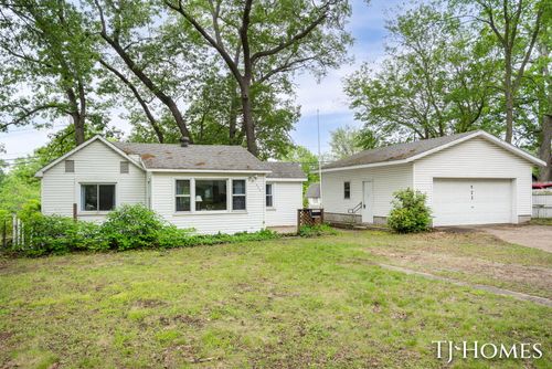 423 Collins Avenue, Muskegon Heights, MI, 49444 | Card Image