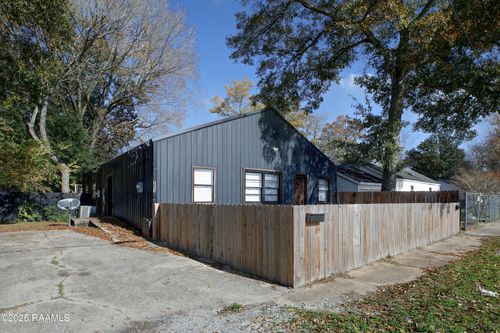 807/809 E Vermilion Street, Abbeville, LA, 70510 | Card Image