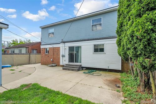 27534 Sheridan St, Garden City, MI, 48135-3171 | Card Image