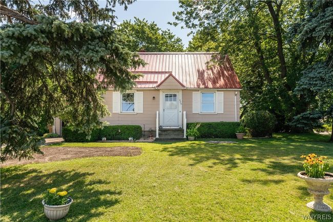 909 Beach Road, House other with 3 bedrooms, 1 bathrooms and null parking in Cheektowaga NY | Image 2