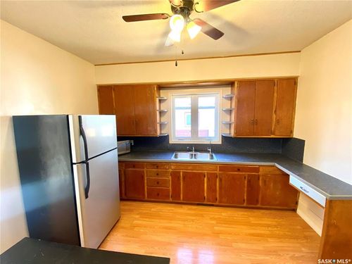 505 2nd St, Estevan, SK, S4A0K6 | Card Image