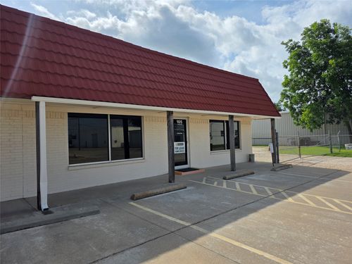 105 S Wilhite St, Cleburne, TX, 76031 | Card Image