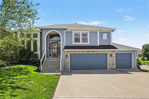 9901 N Farley Ave, Kansas City, MO, 64157-7660 | Card Image