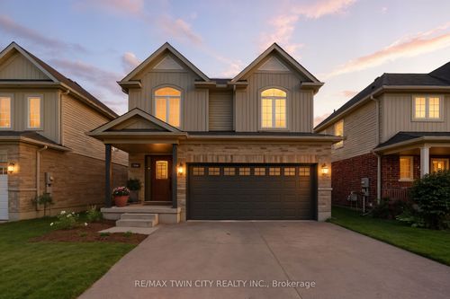 266 Vincent Dr, Ayr, ON, N0B1E0 | Card Image