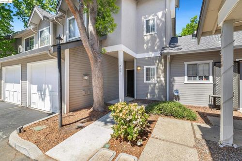 226 Birch Creek Dr, Pleasanton, CA, 94566-6781 | Card Image
