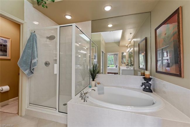 APT-5401 - 1972 Cascades Dr, Condo with 3 bedrooms, 2 bathrooms and 1 parking in NAPLES FL | Image 31