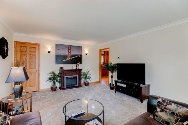 Living Room new carpet | Image 5