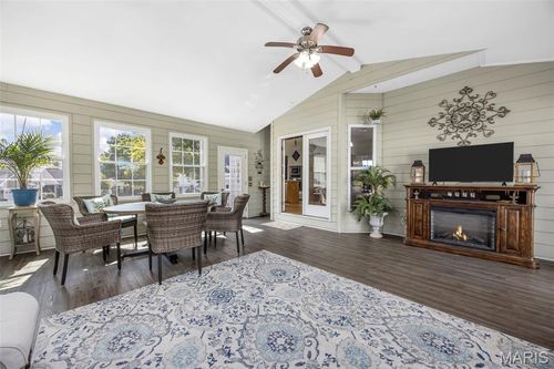 16015 Canterbury Estates Dr, Ellisville, MO, 63021-2003 | Card Image
