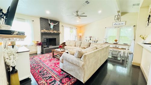 3003 Wood Fox Dr, Alvin, TX, 77511-3943 | Card Image