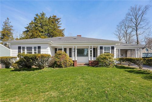 111 Beach Rd, Bristol, RI, 02809-1533 | Card Image