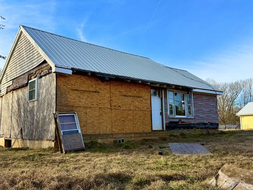 748 Old Mckenzie Hwy, Paris, TN, 38242-8511 | Card Image