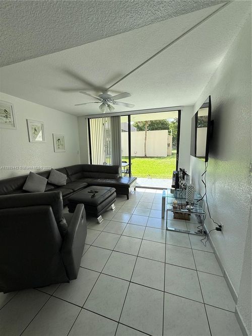 apt-a101-8000 Sw 149th Ave, Miami, FL, 33193-1402 | Card Image