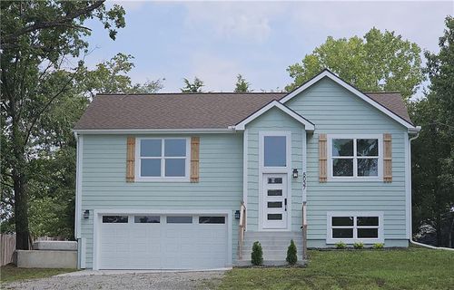 5037 Comanche Ln, Mc Louth, KS, 66054-4162 | Card Image