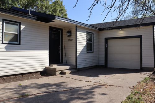 10922 Limestone Dr, Balch Springs, TX, 75180-1027 | Card Image