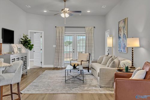 207 Rim Rock Cir, Huntsville, AL, 35810-1629 | Card Image