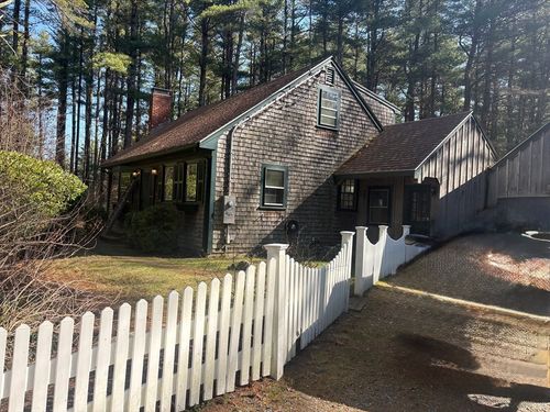 17 Freeman St, Norton, MA, 02766-2215 | Card Image