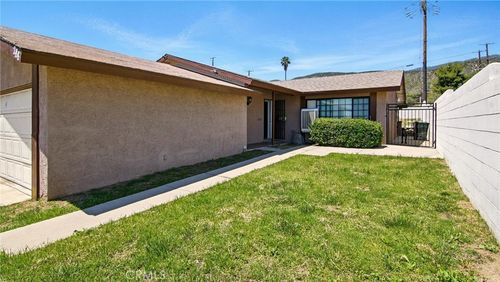 288 E 48th St, San Bernardino, CA, 92404-1214 | Card Image