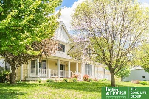 2048 Horse Creek Rd, Sidney, IA, 51652-4018 | Card Image