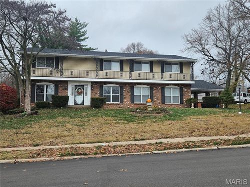 1147 Chatelet Dr, Ferguson, MO, 63135-1334 | Card Image