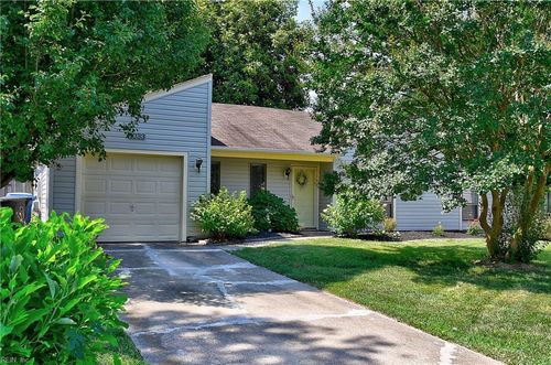 1033 Banyan Dr, Virginia Beach, VA, 23462-5236 | Card Image
