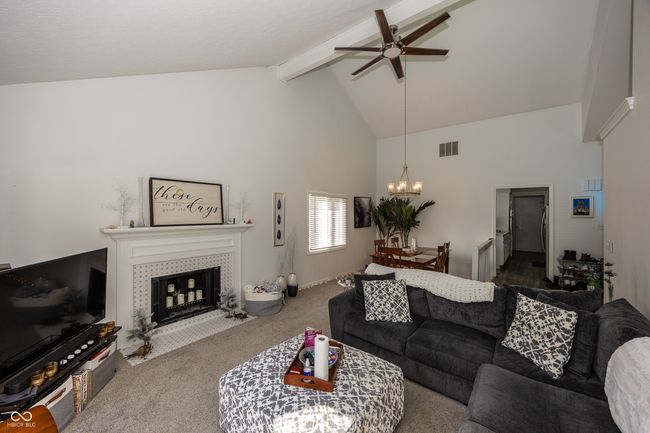 615 Conner Creek Dr, Condo with 2 bedrooms, 2 bathrooms and null parking in Fishers IN | Image 5