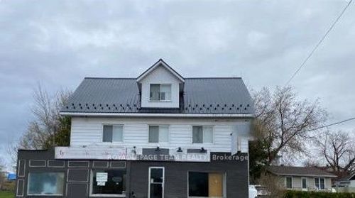 2 Mohns Ave, Petawawa, ON, K8H2G5 | Card Image