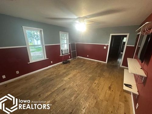2640 230th St, Humboldt, IA, 50548-8843 | Card Image