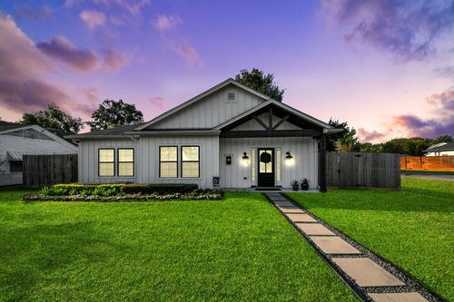 1731 Cheshire Ln, Houston, TX, 77018-4119 | Card Image