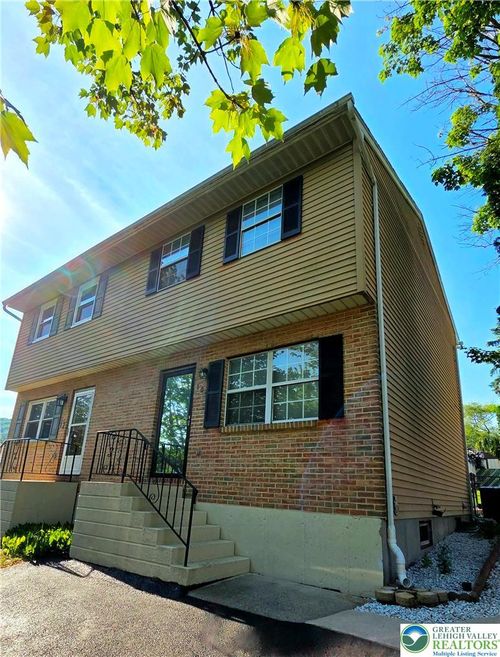 10 E Pittston St, Allentown, PA, 18103-3391 | Card Image
