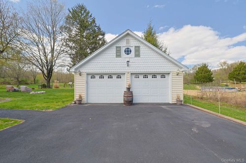 108 St Andrews Rd, Walden, NY, 12586-2618 | Card Image