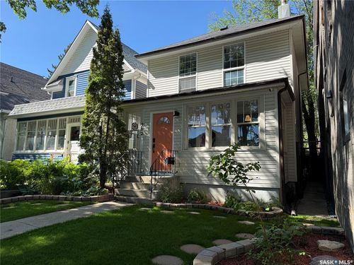 202 28th St W, Saskatoon, SK, S7L0K3 | Card Image