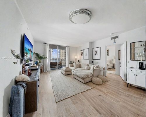 1106-701 Brickell Key Blvd, Miami, FL, 33131-2678 | Card Image