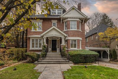 119 Dinnick Cres, House other with 4 bedrooms, 4 bathrooms and 4 parking in Toronto ON | Image 2