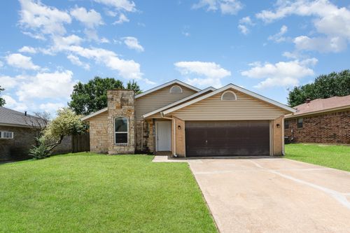 6548 Westridge Dr, Watauga, TX, 76148-1758 | Card Image