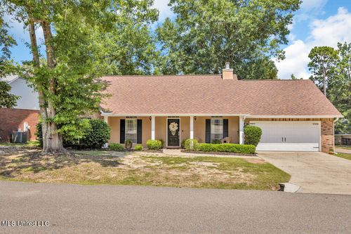 880 Oio Place, Diamondhead, MS, 39525 | Card Image
