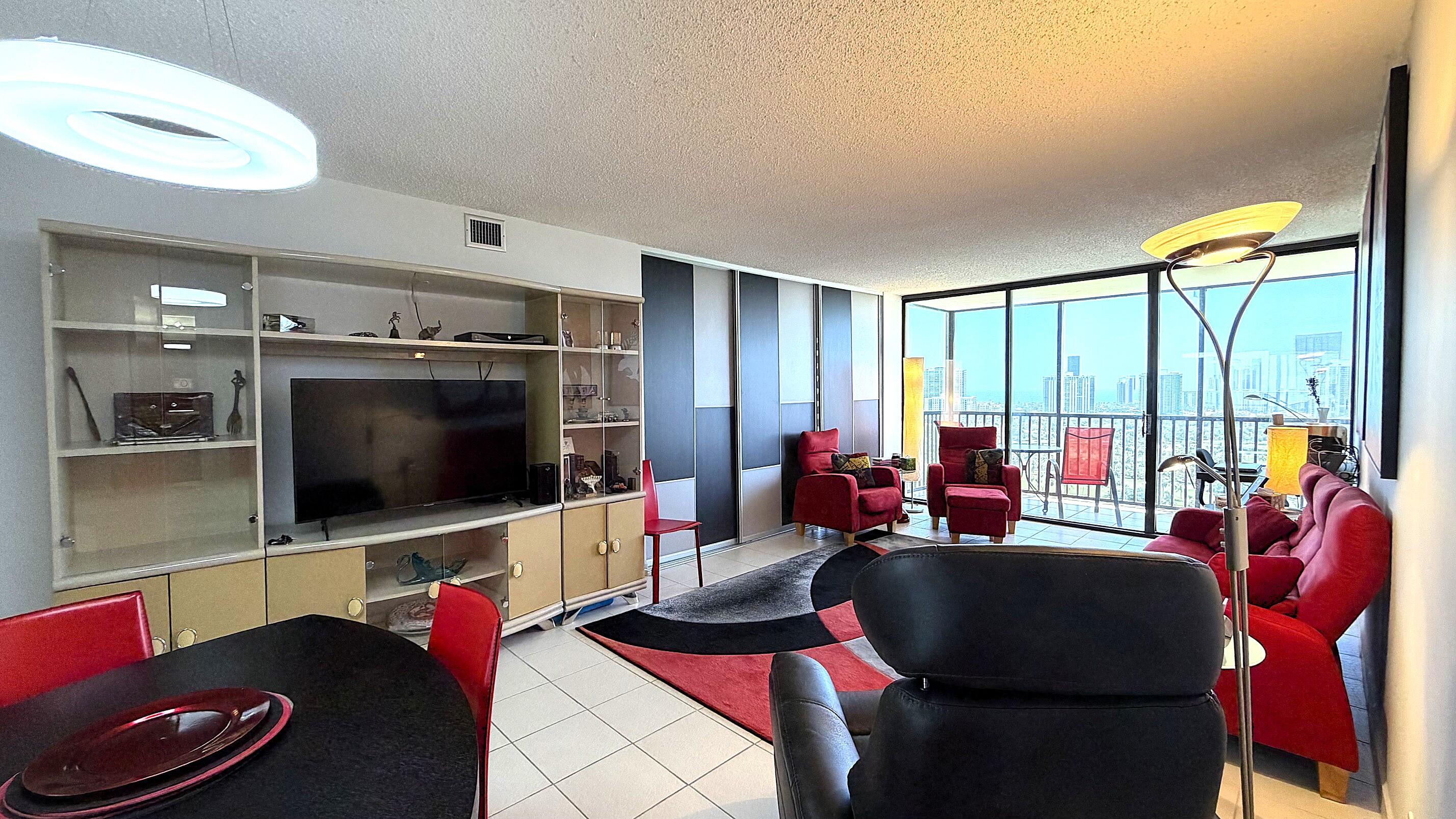 Residential in Aventura 5