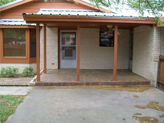 310 E Cedar St, House other with 4 bedrooms, 1 bathrooms and 4 parking in Bertram TX | Image 5