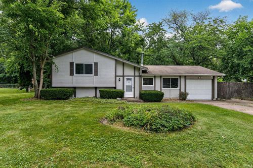 24403 Rolling Oak Dr, South Bend, IN, 46628-9423 | Card Image