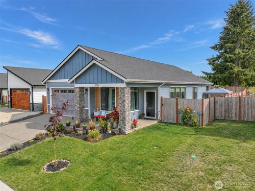 2114 Hawks View Ln, Winlock, WA, 98596-7700 | Card Image
