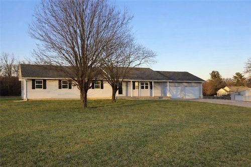 4215 E 320 Rd, El Dorado Springs, MO, 64744-4586 | Card Image