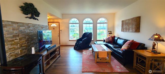 Living Room | Image 10