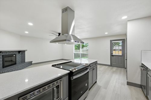 5221 Knox Dr, The Colony, TX, 75056-2152 | Card Image
