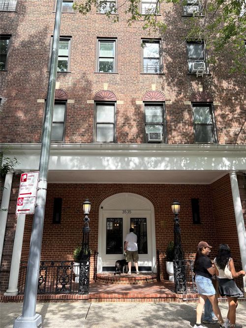 105-35-35 75th St, Jackson Heights, NY, 11372-4407 | Card Image