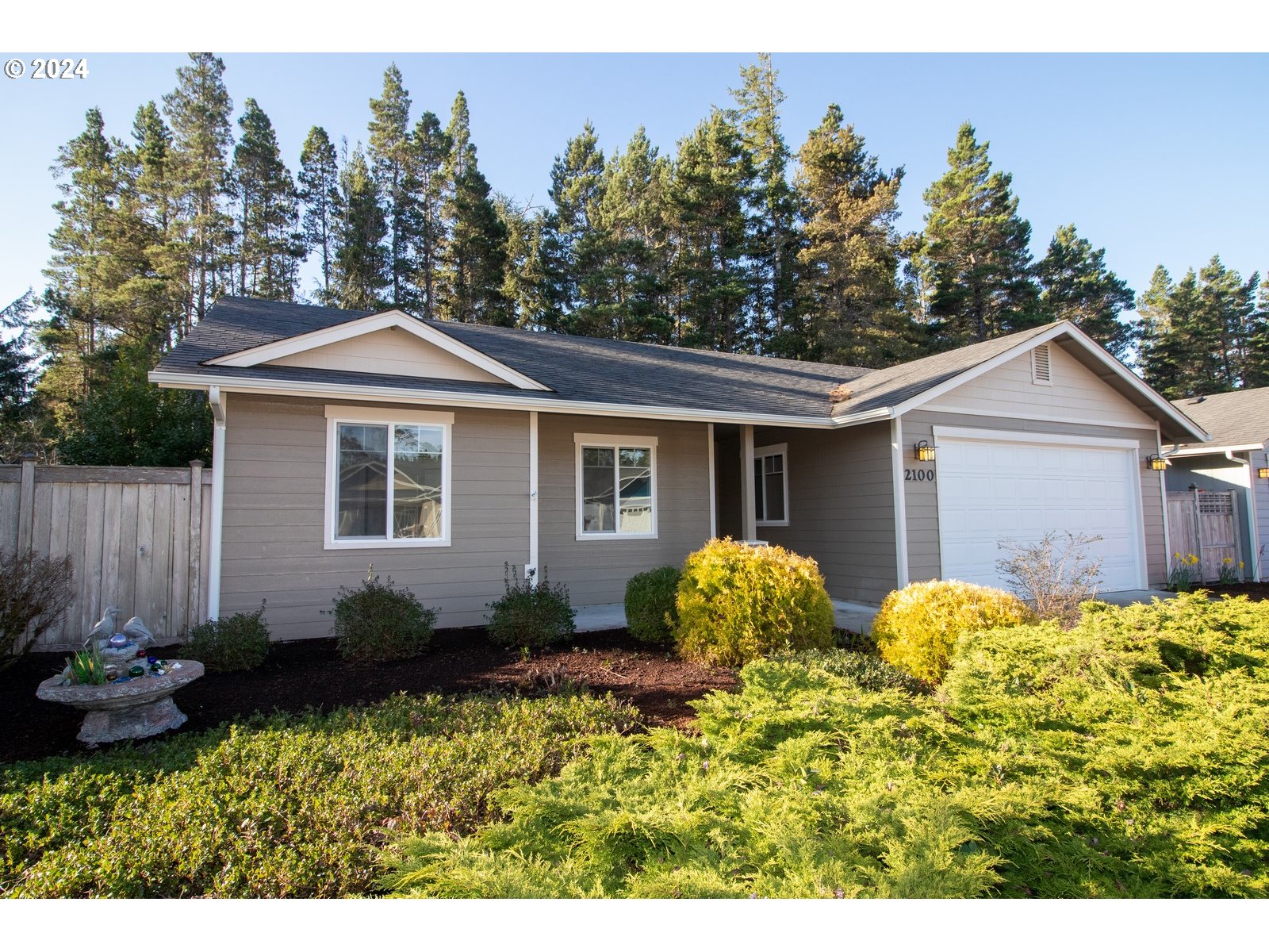 52nd St, Florence, OR 97439