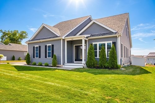 208-208 Crownshield Ave, Uxbridge, MA, 01569-2623 | Card Image