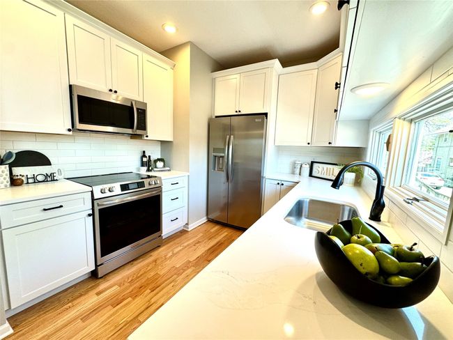 601 41 St St, Condo with 2 bedrooms, 3 bathrooms and null parking in Des Moines IA | Image 12