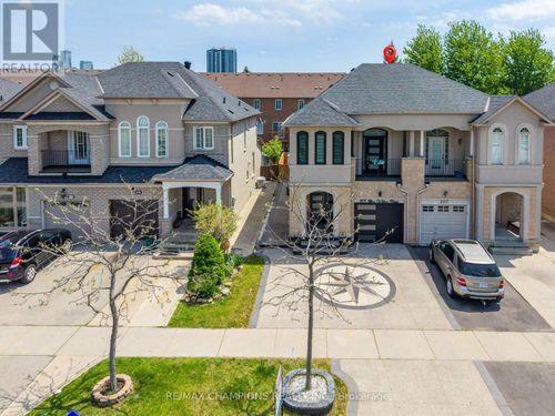 205 Blue Willow Dr, Woodbridge, ON, L4L9E1 | Card Image