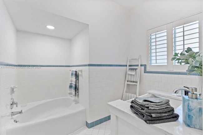 2513 Se 12 Th St, House other with 3 bedrooms, 3 bathrooms and null parking in Pompano Beach FL | Image 29